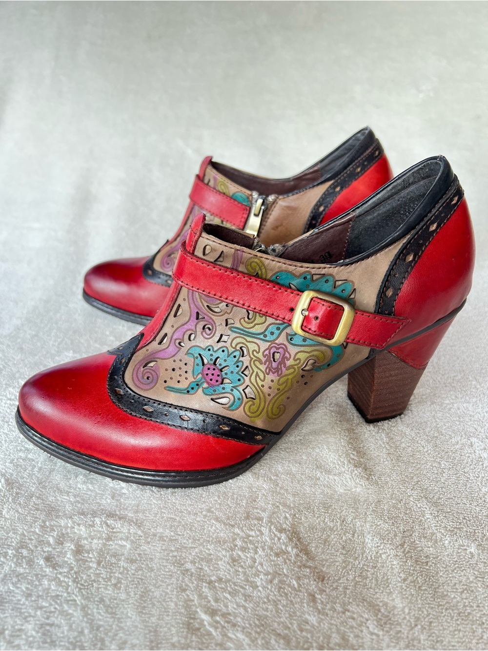 Spring Step L’Artiste Tooled Leather Booties Size 8.5 Floral Wingtip Heels NEW - Picture 4 of 12